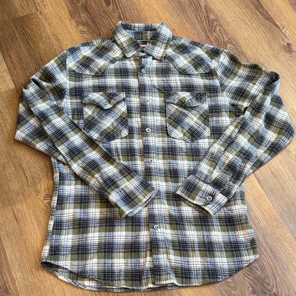 Wrangler Men’s Flannel Button Down Shirt (Size: Small)(EUC)